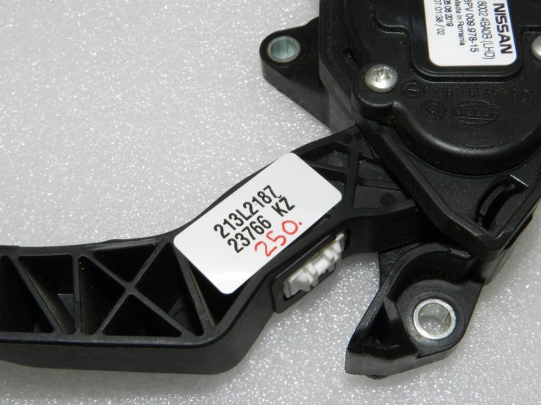 Nissan Qashqai J11 Renault Kadjar Paātrinātāja pedālis Hella OE 180024BA0B, 6PV009978-15