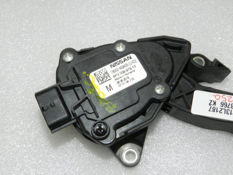 Nissan Qashqai J11 Renault Kadjar Paātrinātāja pedālis Hella OE 180024BA0B, 6PV009978-15