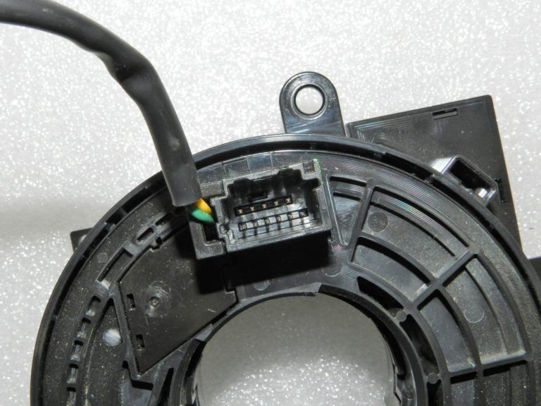 Nissan Qashqai II (J11) Vinuma atsperes slīdgredzens 255544EA0D, 255544EA0C Defekts