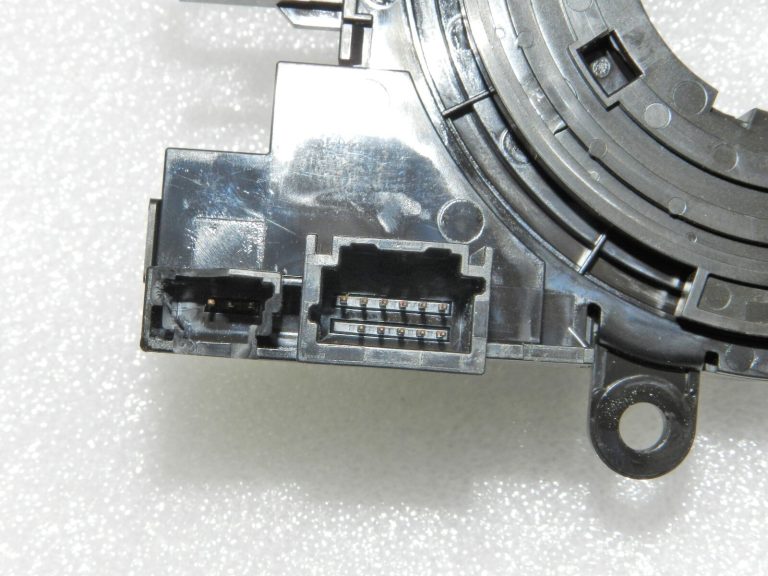 Nissan Qashqai II (J11) Vinuma atsperes slīdgredzens 255544EA0D, 255544EA0C Defekts