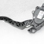 Oriģināls Nissan Qashqai J11 1.2 DiG-T akseleratora pedālis 180024BA0B, 180024BA1B