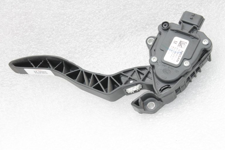 Oriģināls Nissan Qashqai J11 1.2 DiG-T akseleratora pedālis 180024BA0B, 180024BA1B