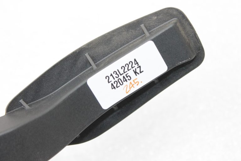 Oriģināls Nissan Qashqai J11 1.2 DiG-T akseleratora pedālis 180024BA0B, 180024BA1B