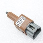 Oriģināls Nissan Qashqai J11 bremžu pedāļa slēdzis bremžu signāllukturis 25320JN00A