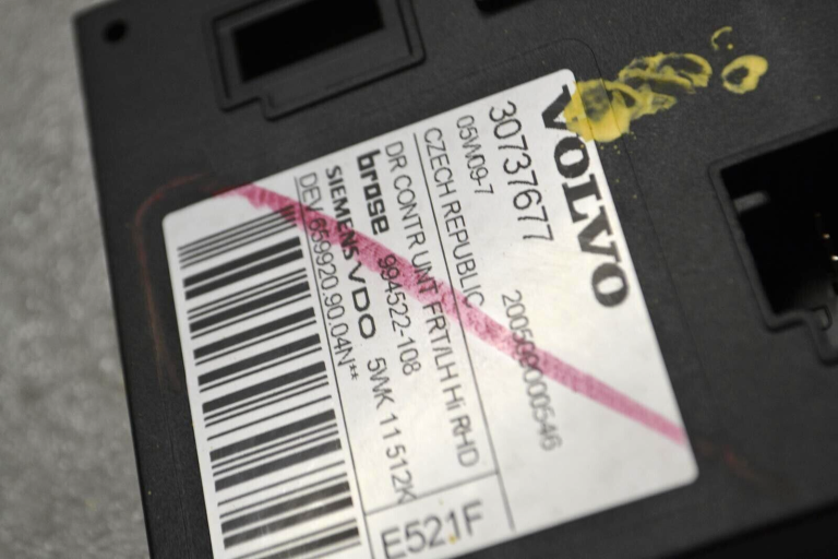 Volvo S40 V50 Logu motors priekšējais kreisais 30710487 Logu motors priekšējais kreisais