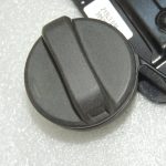 Suzuki SX4 S-CROSS degvielas uzpildes vāks Cosmic Black ZCE 64850-61M00