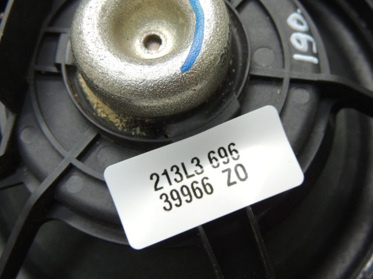 Suzuki SX4 S-CROSS skaļrunis 39102-68L01 3910268L01