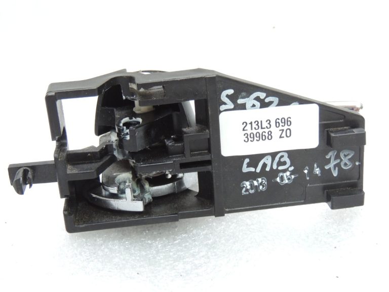 Suzuki SX4 S-CROSS Iekšdurvju rokturis labajā pusē, hromēts 83110-61M10-C48