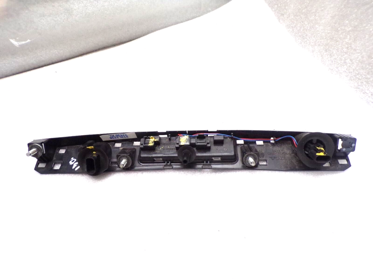 VOLVO V40 II Aizmugures durvju rokturis Aizmugures durvju rokturis 31301301 Mikroslēdzis