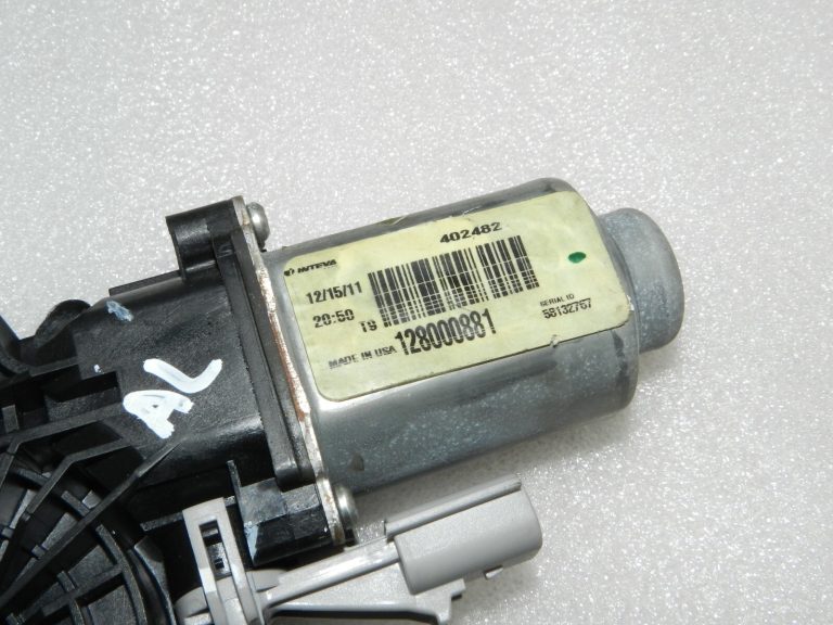 Lancia Thema II Aizmugurējā stikla motors pa labi 68143988AA, 68104330AA Oriģināls