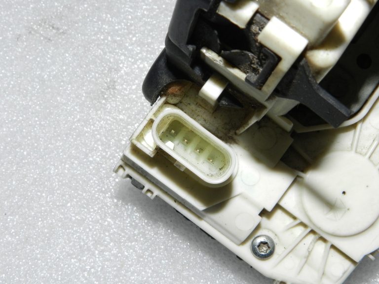 Lancia Thema II Jeep durvju slēdzene priekšējā labā 04589916AG, 04589916, K04589916AG