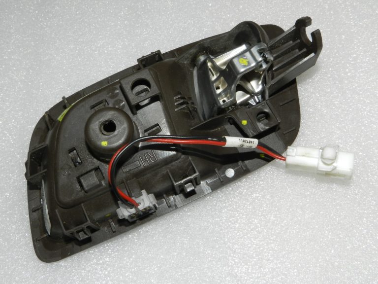 Lancia Thema II Interjera durvju rokturis Aizmugurējā labajā pusē Mochacino Brown K1TF54HL9AE oriģināls