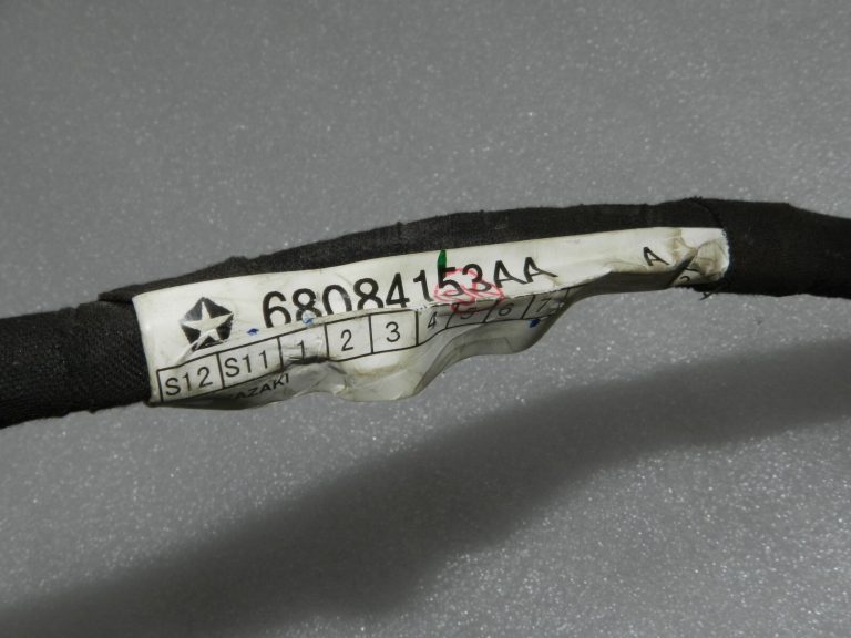 OEM Lancia Thema II priekšējo kreiso durvju elektroinstalācijas komplekts 68084153AA, K68084153AB