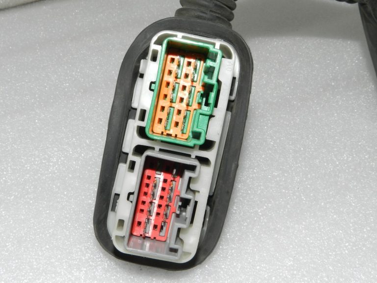OEM Lancia Thema II priekšējo kreiso durvju elektroinstalācijas komplekts 68084153AA, K68084153AB