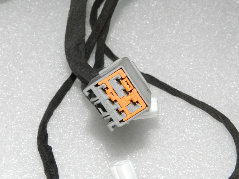 OEM Lancia Thema II aizmugurējo durvju elektroinstalācijas instalācija kreisā labā K68084156AA, P68084156AB