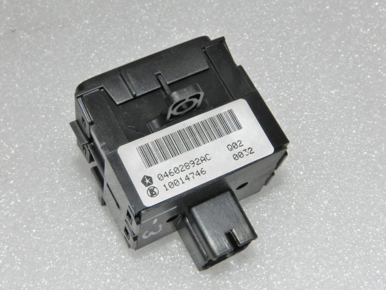 OEM Lancia Thema II Chrysler 300C LD gaismas slēdzis 04602892AD, 04602892AC