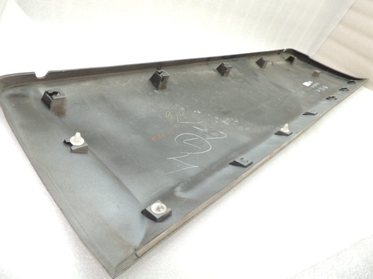 Suzuki Jimny III durvju līstes kreisās puses durvju splash Silver 77660-81A00-Z2S