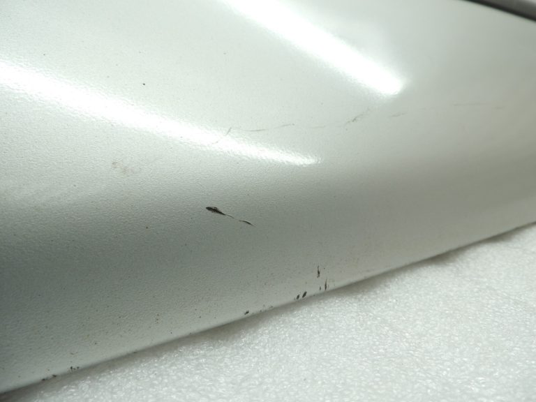 Suzuki Jimny III durvju līstes kreisās puses durvju splash Silver 77660-81A00-Z2S