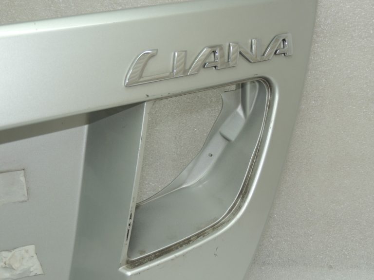 Suzuki Liana aizmugurējo durvju apšuvums sudraba krāsā 8394054G00Z2S
