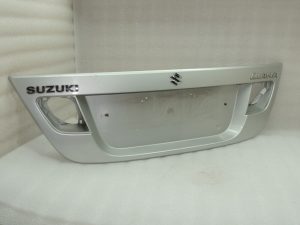 Suzuki Liana aizmugurējo durvju apšuvums sudraba krāsā 8394054G00Z2S