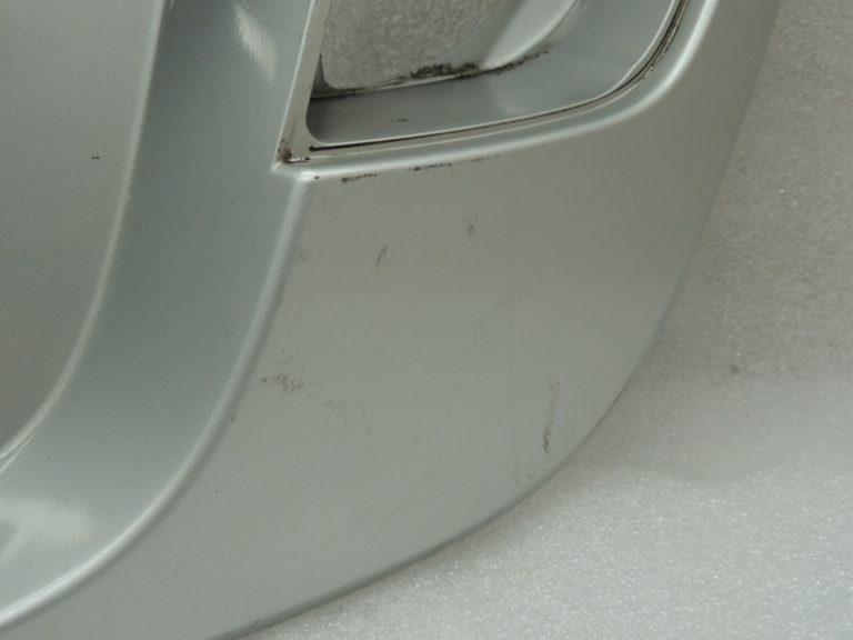 Suzuki Liana aizmugurējo durvju apšuvums sudraba krāsā 8394054G00Z2S