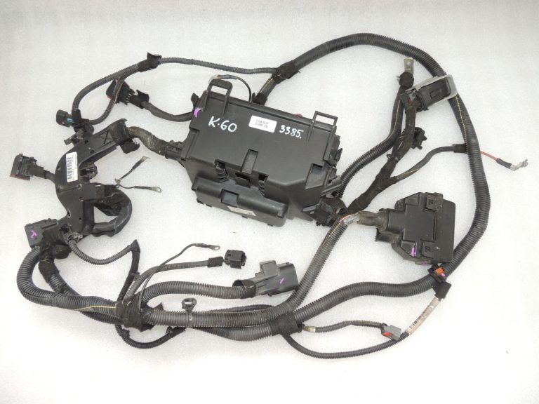 Opel Meriva B 1.7CDTi galvenā elektroinstalācijas instalācija elektroinstalācijas instalācijas drošinātāju kaste 93197119