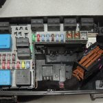 Opel Meriva B 1.7CDTi galvenā elektroinstalācijas instalācija elektroinstalācijas instalācijas drošinātāju kaste 93197119