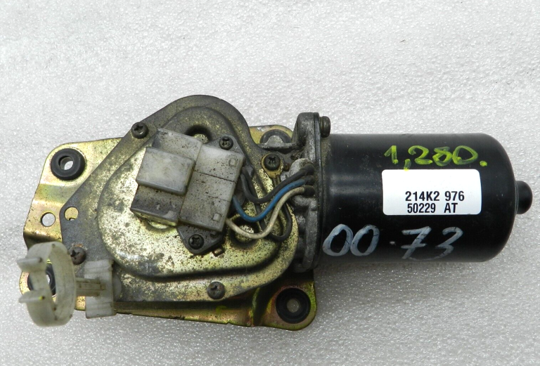 Opel Frontera B Priekšējais tīrītāja motors Vējstikla tīrītāja motors 97124957