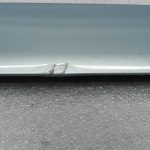 Audi A4 oriģināls durvju līstes aizmugurējā labajā pusē DEFEKTĪVS! 4J Y7R Kristālzils metālisks