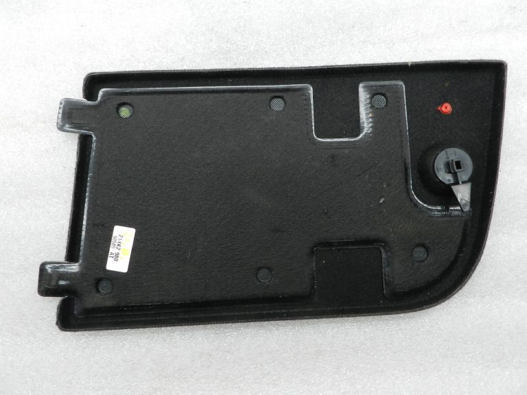 VW Tiguan oriģinālā bagāžas nodalījuma kreisā uzlika 5N0867461