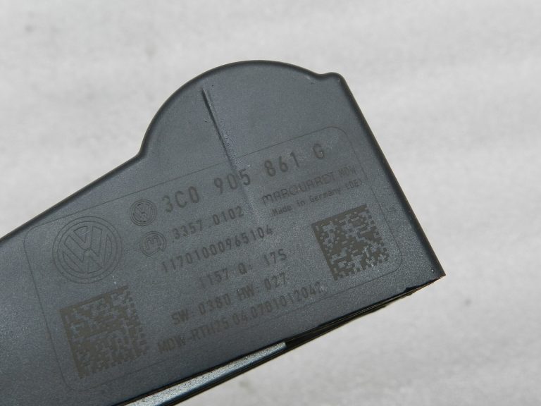 VW Passat oriģinālais vadības bloks stūres kolonnas vadības bloks stūres bloķētājs