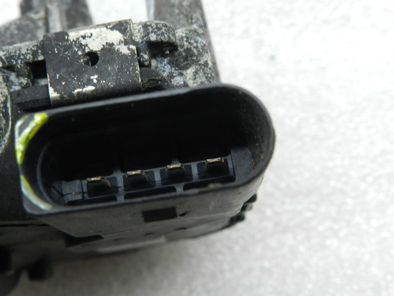 Volkswagen oriģināls priekšējā stikla tīrītāja motors
