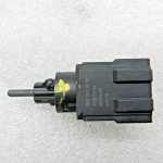Volkswagen Audi Seat Skoda oriģināls bremžu signāllukturu slēdzis 6Q0945511