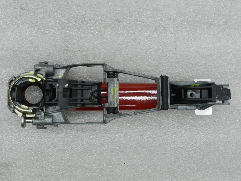 Skoda oriģinālā durvju rokturis priekšējais ārējais kreisais 8T8T F3K Corrida (sarkans)
