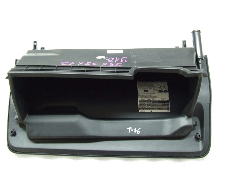 Toyota Yaris P13 oriģinālais cimdu nodalījums 555500D151C1