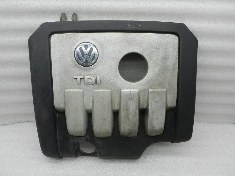 Volkswagen Passat TDI motora pārsegs