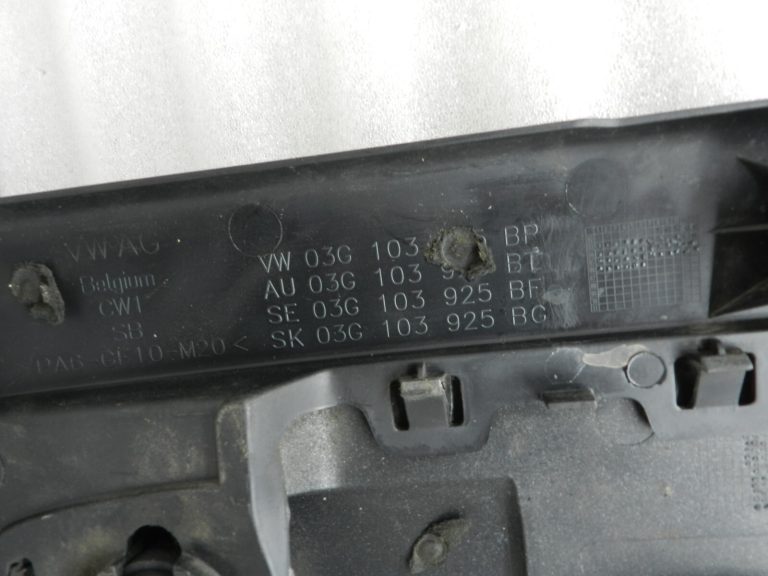Volkswagen Passat TDI motora pārsegs