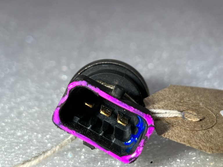 Oriģinālais BOSCH degvielas spiediena sensors Spiediena sensors 0281002210