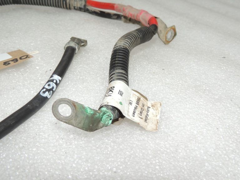 Opel Corsa D 1.4i akumulatora startera elektroinstalācijas instalācija 39018450