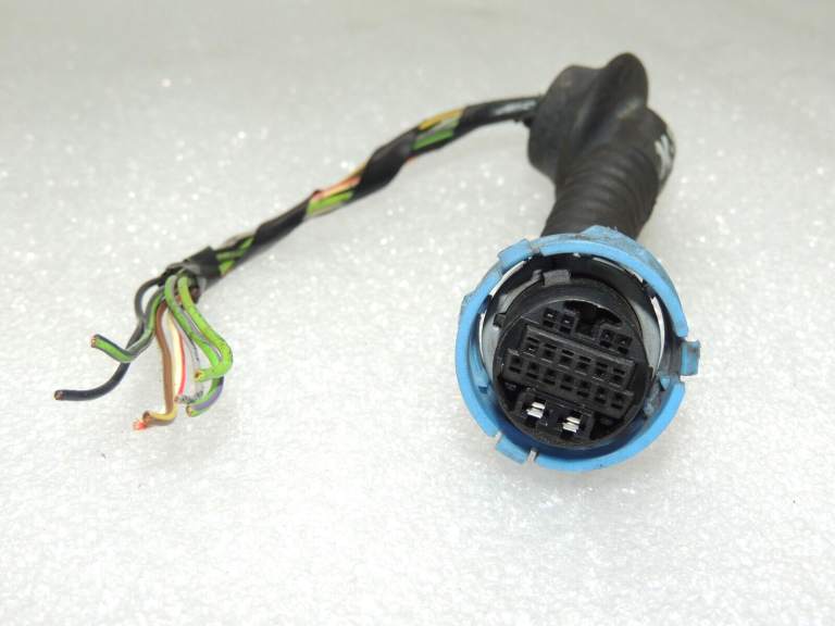 Opel Corsa D elektroinstalācijas komplekts aizmugurējo durvju 7 kontakti 13144687