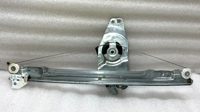 Citroen C4 Grand Picasso Oriģinālais aizmugurējā stikla regulators Right 9224C5