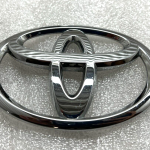 Toyota Corolla XI aizmugurējā emblēma 90975W2007