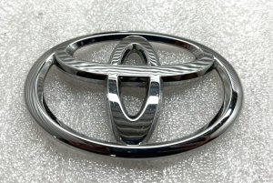 Toyota Corolla XI aizmugurējā emblēma 90975W2007