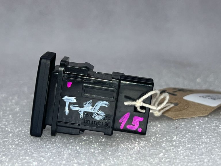 Toyota Yaris P13 oriģinālā joslu uzraudzības sistēma 849780D040