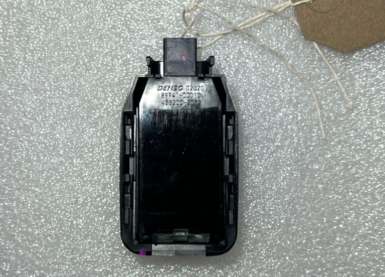 Toyota Yaris P13 oriģinālais lietus sensors 89941-0D010