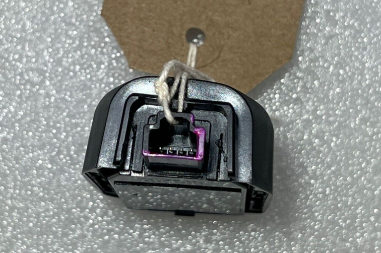 Toyota Yaris P13 oriģinālais lietus sensors 89941-0D010