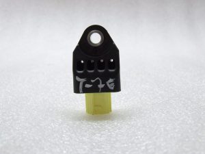 Toyota Yaris P13 oriģinālais trieciena sensors 89831-0d130