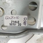Suzuki Swift Mk1 Logu regulators bez motora Priekšējais kreisais 83402-63J51