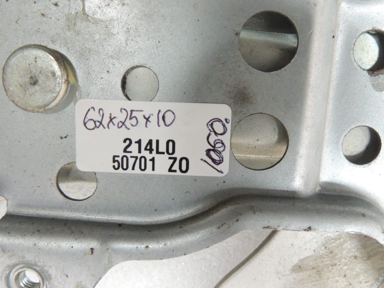 Suzuki Swift Mk1 Logu regulators bez motora Priekšējais kreisais 83402-63J51