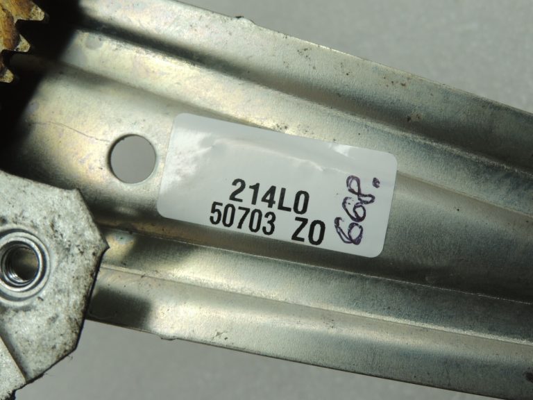 Suzuki Swift Mk1 SX4 Aizmugurējā loga regulators labais 83510-62J00